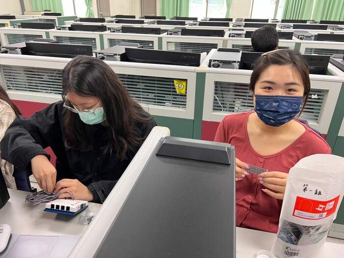 智慧3C健康創作技能實務學程-智慧3C健康實務創作-智慧偵搜車實作圖片