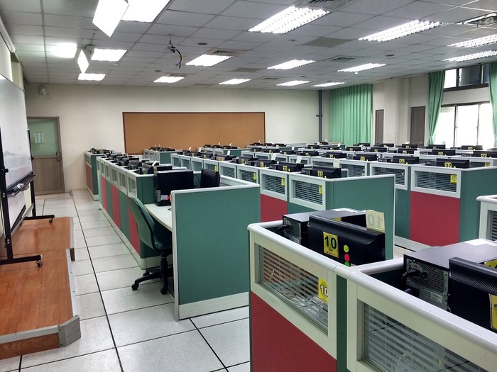 智慧3C健康創作技能實務學程-智慧3C健康實務創作-5D電腦教室圖片